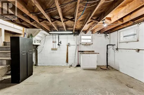 864 Mcnaughton Avenue East Chatham ON N7L 0E4