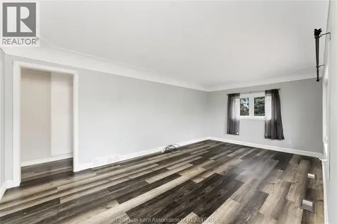 864 Mcnaughton Avenue East Chatham ON N7L 0E4