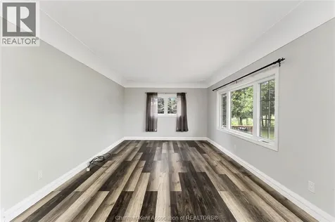 864 Mcnaughton Avenue East Chatham ON N7L 0E4