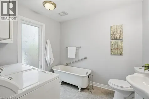 230 Beach Boulevard Hamilton ON L8H 6W1