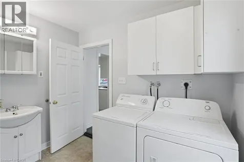 230 Beach Boulevard Hamilton ON L8H 6W1