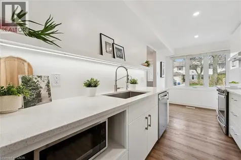 375 Kingscourt Drive Waterloo ON N2K 3N7