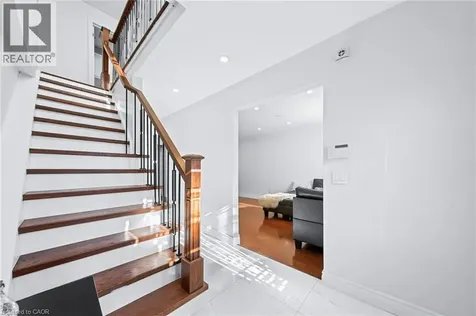46 Novoco Drive Hamilton ON L9C 7E8