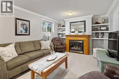 11 Azar Avenue Tilbury ON N0P 2L0