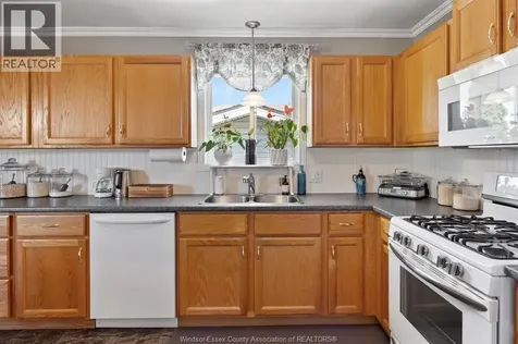 11 Azar Avenue Tilbury ON N0P 2L0