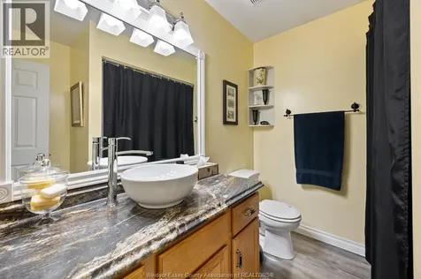 11 Azar Avenue Tilbury ON N0P 2L0