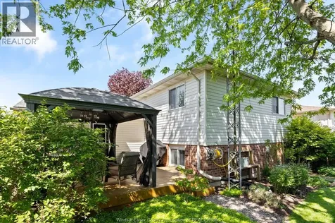 11 Azar Avenue Tilbury ON N0P 2L0