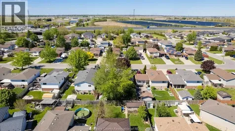 11 Azar Avenue Tilbury ON N0P 2L0