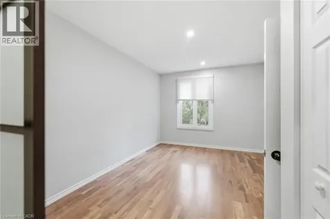 31 Spadina Avenue Hamilton ON L8M 2W8