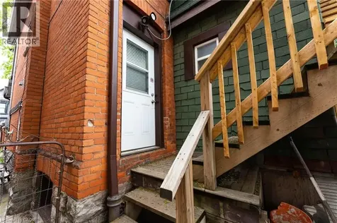 31 Spadina Avenue Hamilton ON L8M 2W8