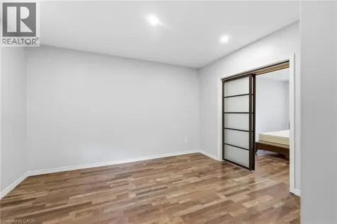 31 Spadina Avenue Hamilton ON L8M 2W8