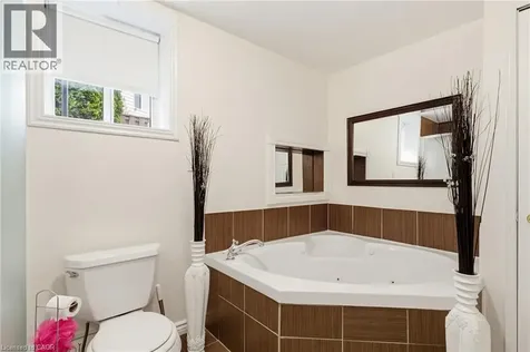 47 Hannah Crescent Hamilton ON L9B 2V4