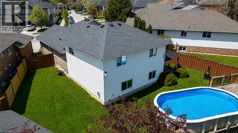 47 Hannah Crescent Hamilton ON L9B 2V4