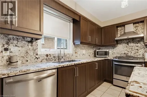 47 Hannah Crescent Hamilton ON L9B 2V4