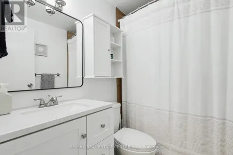 4 Avalon Place Kitchener ON N2M 4N6
