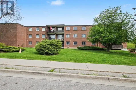 4 Avalon Place Kitchener ON N2M 4N6