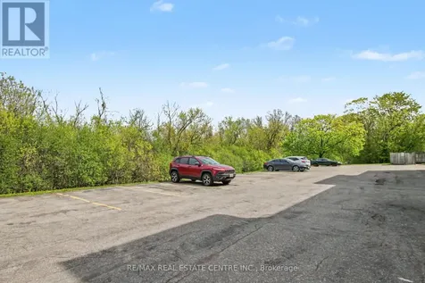 4 Avalon Place Kitchener ON N2M 4N6
