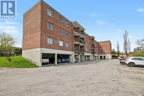 4 Avalon Place Kitchener ON N2M 4N6