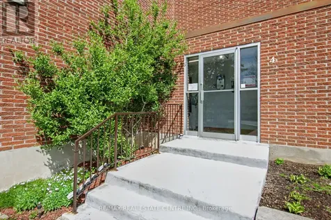 4 Avalon Place Kitchener ON N2M 4N6