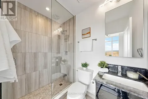 99 Eagle Rock Way Vaughan ON L6A 5A7