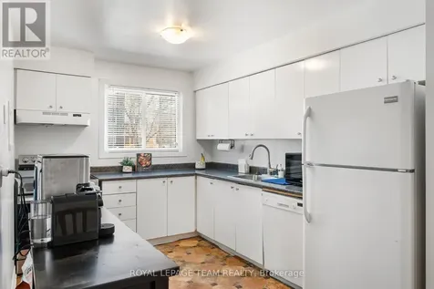 160 Fenerty Court Ottawa ON K2L 3A7