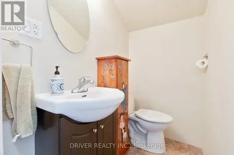 36 Spruce Street West Aylmer ON N5H 3J4