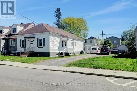 228 Carillon Street Ottawa ON K1L 5X8