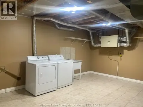 2205 Edgemore Avenue Lasalle ON N9H 2K2