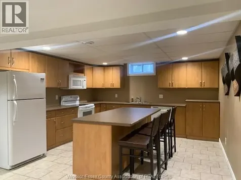 2205 Edgemore Avenue Lasalle ON N9H 2K2