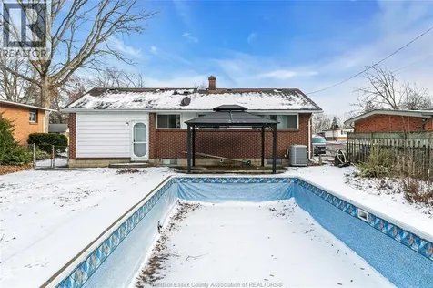 3425 Rankin Windsor ON N9E 3C4