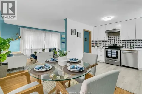 3425 Rankin Windsor ON N9E 3C4