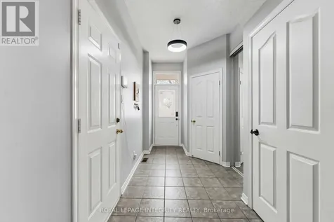66 Eagleview Street Ottawa ON K2M 2S3