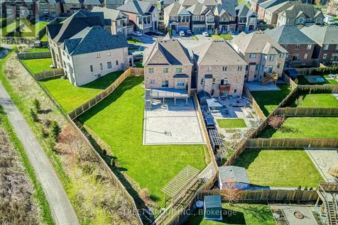 28 Boland Court Aurora ON L4G 0W6