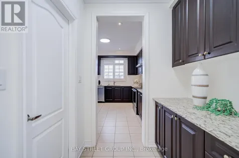 28 Boland Court Aurora ON L4G 0W6