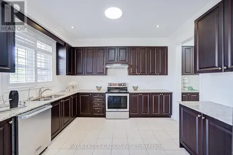 28 Boland Court Aurora ON L4G 0W6