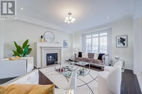 28 Boland Court Aurora ON L4G 0W6