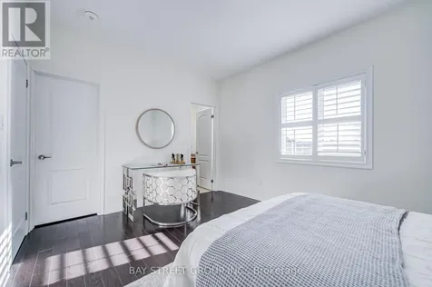 28 Boland Court Aurora ON L4G 0W6