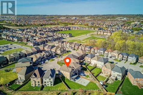 28 Boland Court Aurora ON L4G 0W6