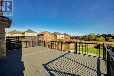 28 Boland Court Aurora ON L4G 0W6