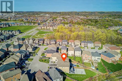 28 Boland Court Aurora ON L4G 0W6