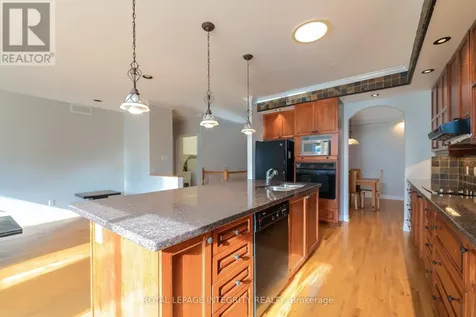 12 Maple Stand Way Ottawa ON K2G 6P4