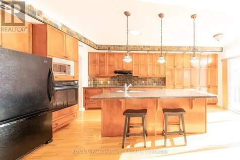 12 Maple Stand Way Ottawa ON K2G 6P4