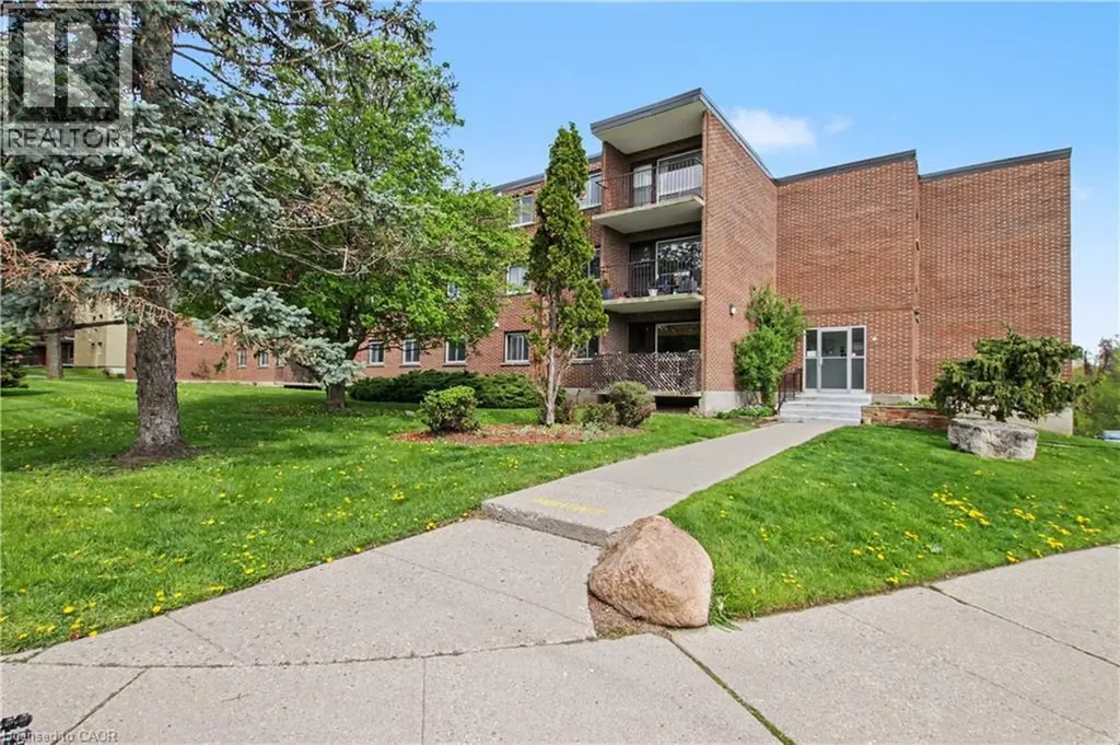 4 Avalon Place Kitchener ON N2M 4N6