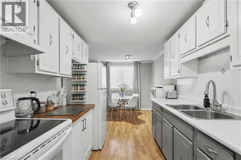 4 Avalon Place Kitchener ON N2M 4N6