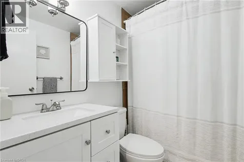 4 Avalon Place Kitchener ON N2M 4N6