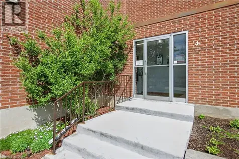 4 Avalon Place Kitchener ON N2M 4N6