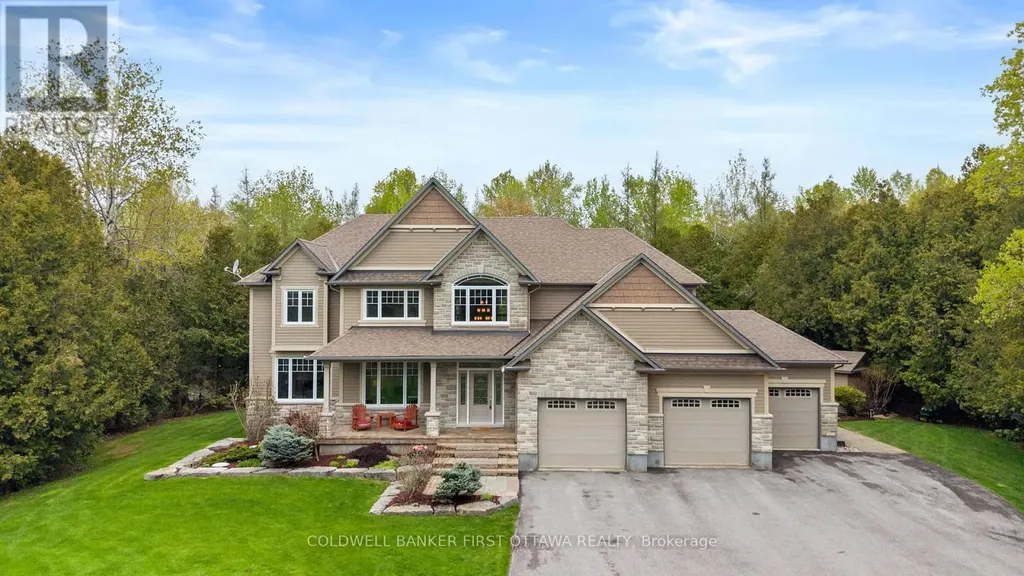 231 Ironstone Court Ottawa ON K2S 0L4