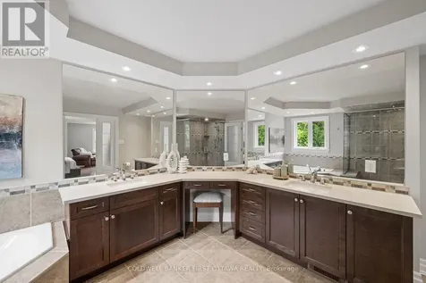 231 Ironstone Court Ottawa ON K2S 0L4