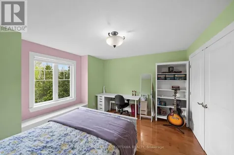 231 Ironstone Court Ottawa ON K2S 0L4