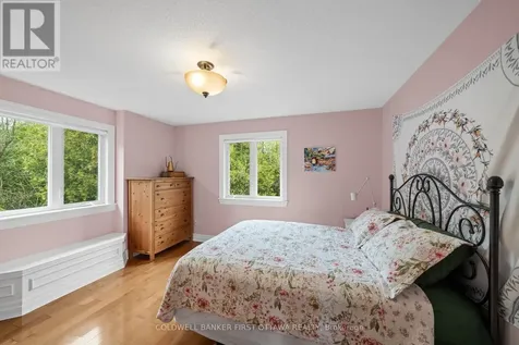 231 Ironstone Court Ottawa ON K2S 0L4